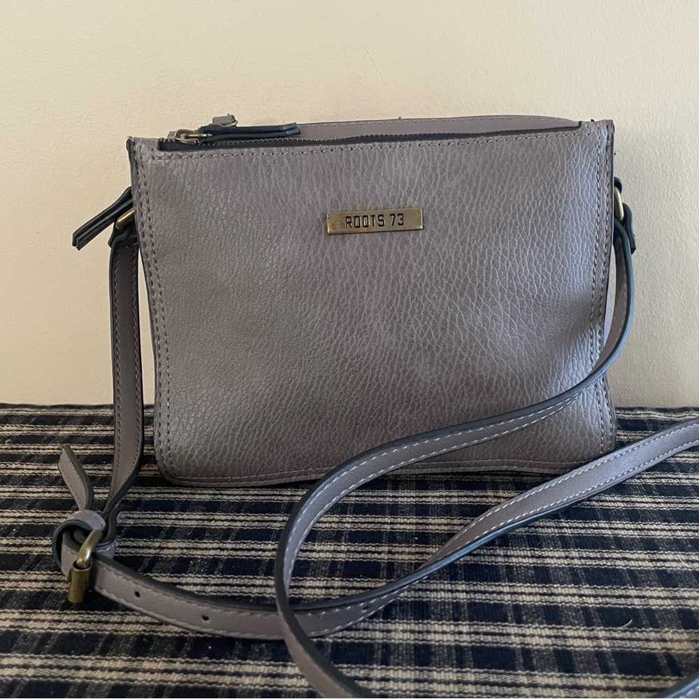 Roots 73 Gray Crossbody Bag Triple Zip Organizer Purse‎ Pebble Vegan Leather⁠